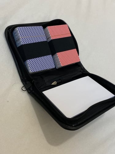 حقيبة لحفظ الورق + ورقتين بلوت