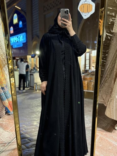 عبايه ملكيه