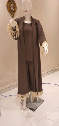 طقم عبايه مع تيشير وبنطلون