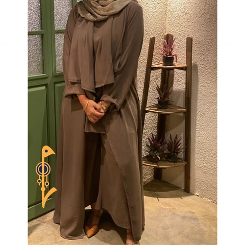 طقم عبايه وتيشيرت وبنطلون