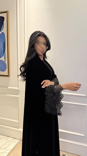 U18 -عبايه انيقه مخمل كوري مع كلفه شك