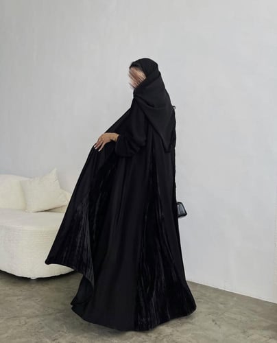 U1 - عبايه كلوش مع مخمل