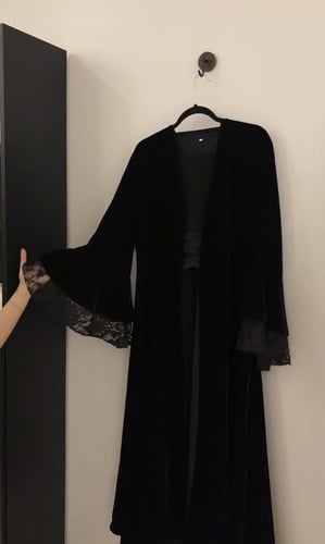 U78-عبايه كلوش مع دانتيل