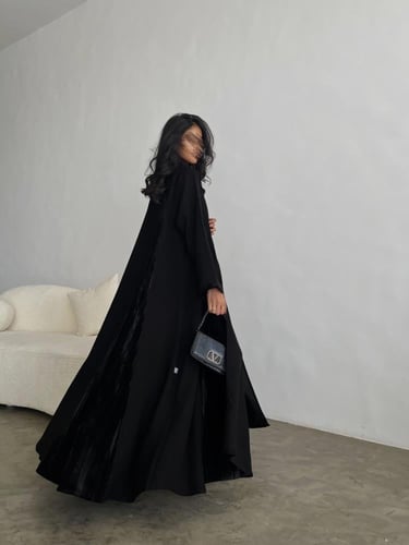 U1 - عبايه كلوش مع مخمل