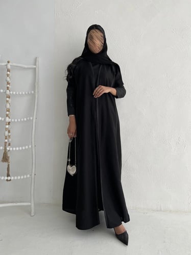 U10 - عبايه انيقه بأكمام تقتا اسود مشجر