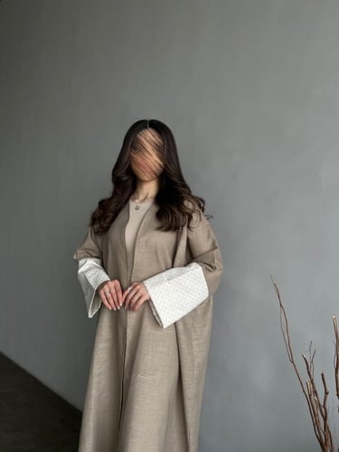 U77 عبايه بقصه واسعه