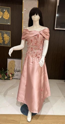 فستان سهرة ناعم