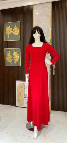 فستان حلا - تصميم ناعم لإطلالة أنثوية جذابة