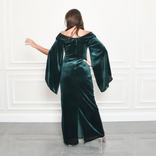 فستان مخمل بأكمام كريستال مفتوحة