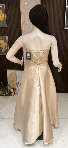 فستان سهرة ناعم