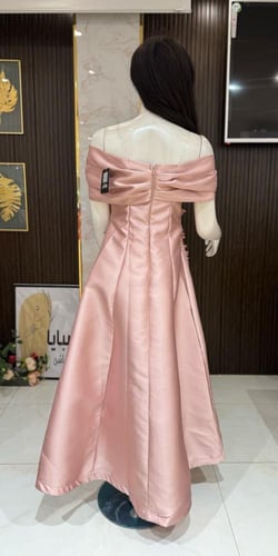 فستان سهرة ناعم