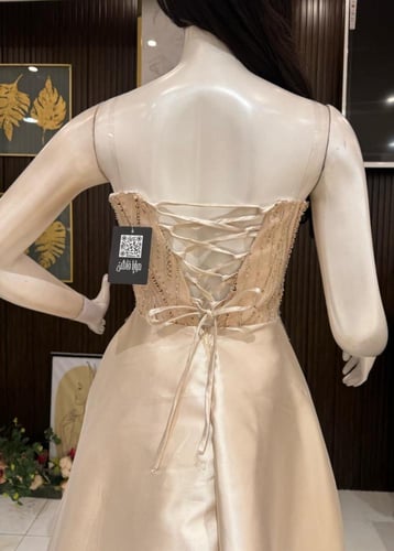 فستان سهرة ناعم