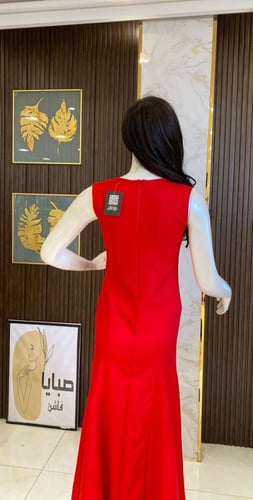 فستان باربي فتحة صدر