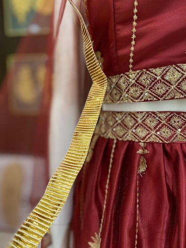 طقم مطرز غمرة بطرحة