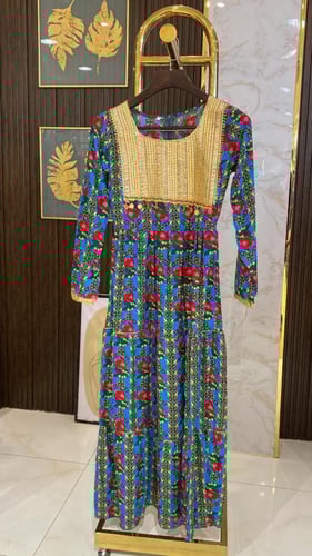 فستان تراثي روز ميد