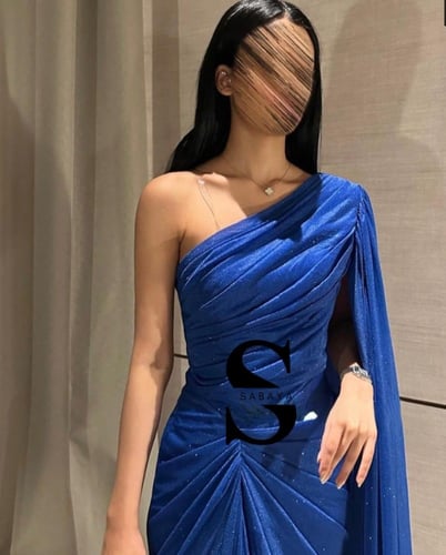 فستان جوسيه لمعة بشال طويل جانبي - أناقة فاخرة ومم...