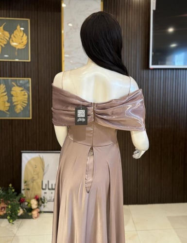 فستان سهرة ناعم