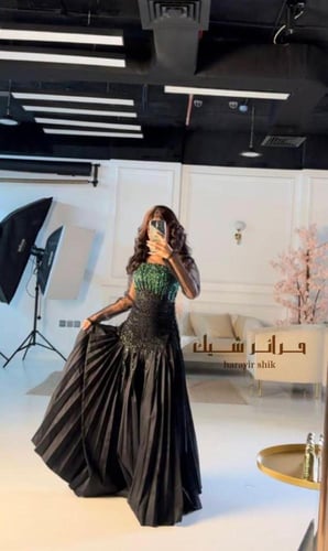 فستان سهرة تطريز زيتي