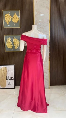 فستان سهرة فوشي طويل - تألقي بإطلالة أنيقة