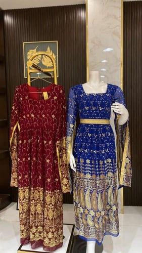 فستان غمرة أكمام شال مفتوحة