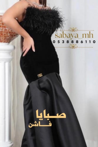 فستان سهرة بفرو على الصدر