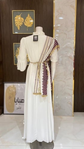 فستان ب شال مطرز