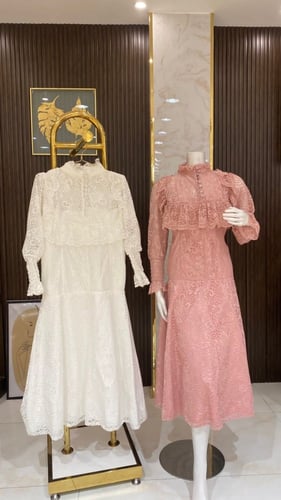 فستان سهرة ابيض دانتيل