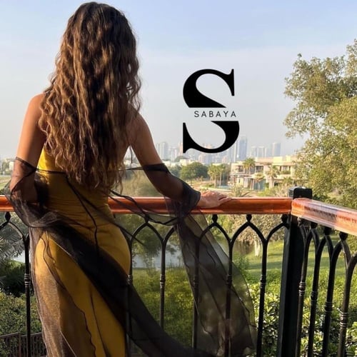 فستان حرير بوشاح تل اسود