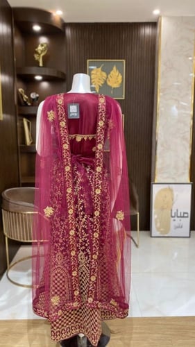 فستان غمرة تطريز راقيي