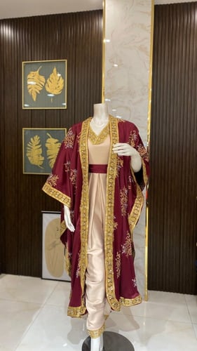 فستان بنطلون مطرز مع شال | تألقي بإطلالة فاخرة وعص...