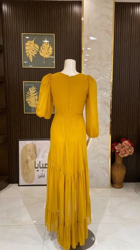 فستان شيفون كسرات مع تنورة متعددة الطبقات