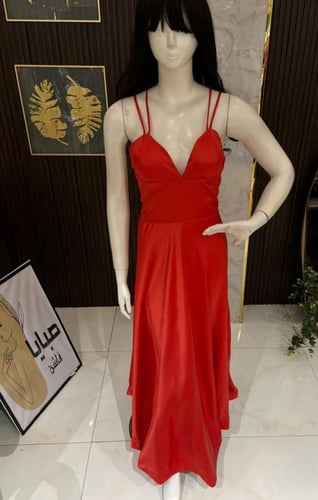 فستان تفته علاق أحمر
