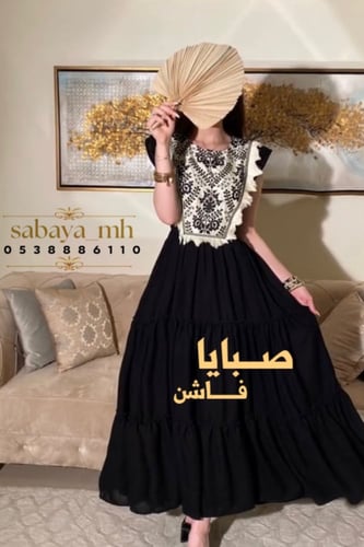 فستان اسود كلفة صدر