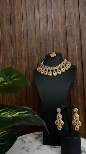 طقم إكسسوارات هندي راقي - لمسة فخامة شرقية