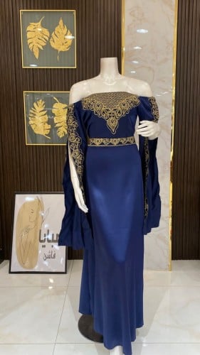 فستان غمرة اكمام شال مطرزة