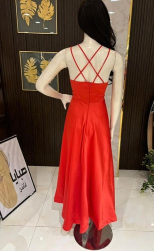 فستان تفته علاق أحمر