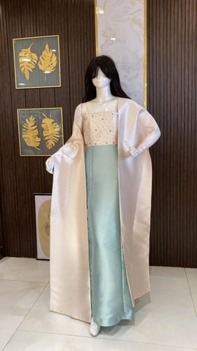 فستان سهرة بجاكتي