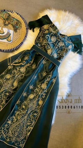 فستان غمرة مزين بالهدب الأنيق