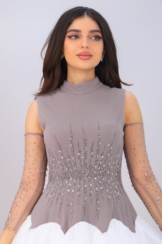 فستان سهرة اكمام تل مطرزة