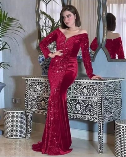 فستان مخمل أوف شولدرز ترتر - أناقة لامعة بإطلالة س...