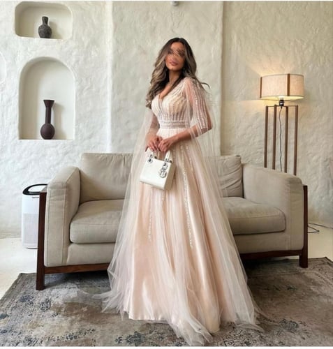 فستان اكمام شال تطريز