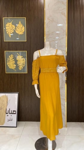 فستان بأكمام مطرزة حروف - لمسة فنية وأسلوب عصري