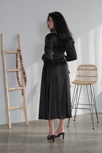 فستان فخامة غمرة بتطريز ذهبي