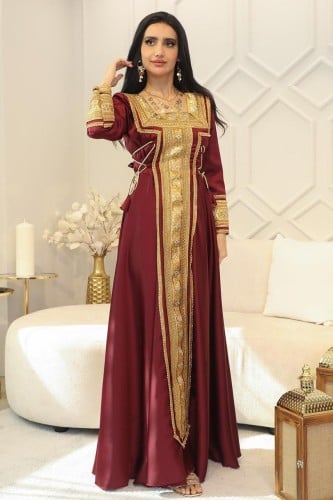 فستان بشت نسائي ملكي | تألقي بإطلالة تراثية فاخرة