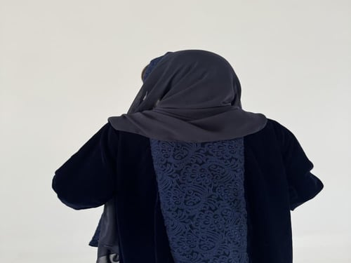 القمـاش مخمل كوري•من قدام دانتيل قطيان ومن خلف•قصه...