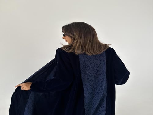 القمـاش مخمل كوري•من قدام دانتيل قطيان ومن خلف•قصه...