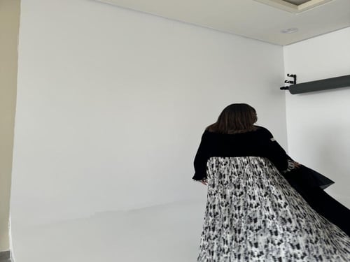 القمـاش مخمل كوري•من ورا كسرات واكمام•قصه كلوش( طر...