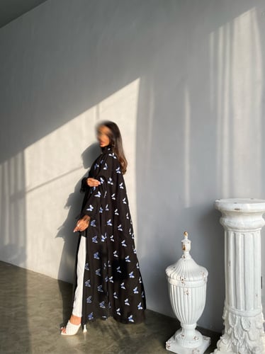 القمــاش كـريب تطريز بالكامل•مقدمه الكم تل•قصـه كل...