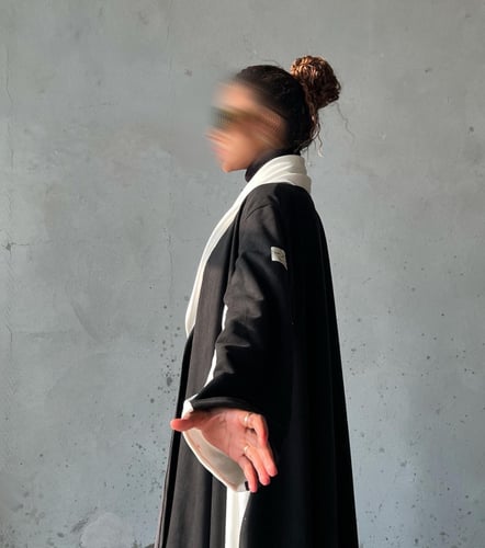 القمــاش شامواه اسود•ابيض•قصـه دبل كلوش