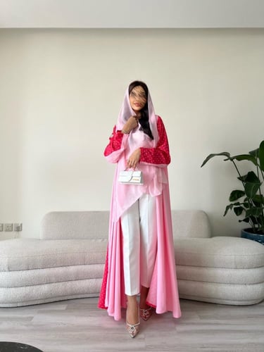 القمــاش من جوانب كسرات ستان هندي وكريب•قصـه كلـوش